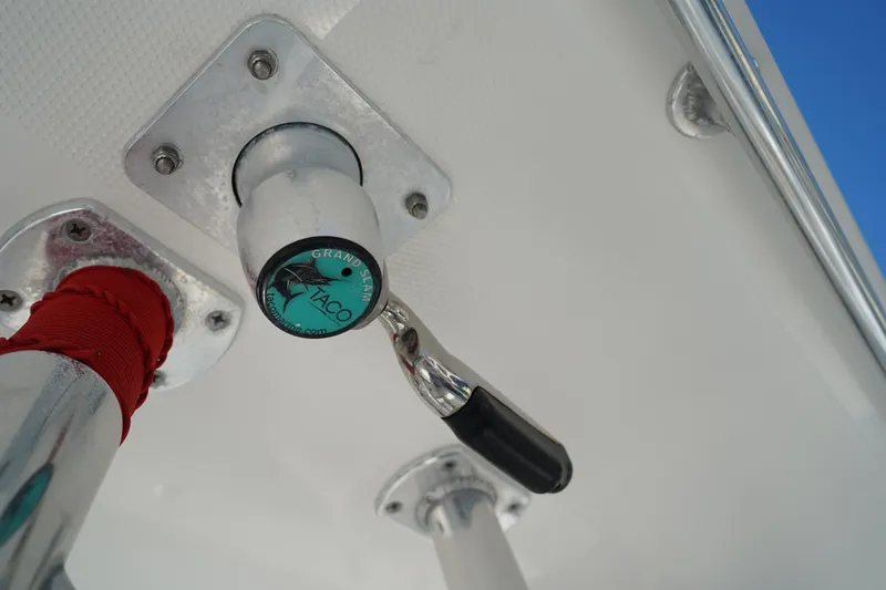 Slide: The Image of Edgewater 245CC 2014 boat hardware with Taco Marine Grand Slam mount. - 19