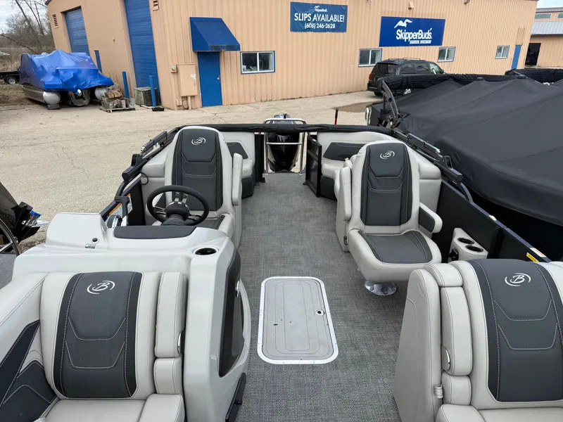 Slide: The Image of Barletta Cabrio 22 QC 2026 - 11