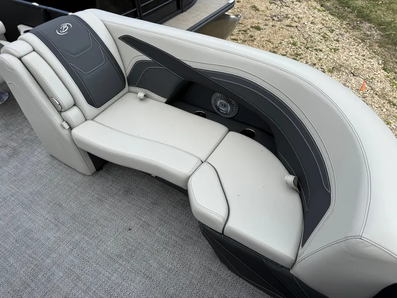 Slide: The Image of Barletta Cabrio 22 QC 2026 - 8