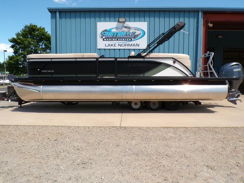 The Image of 2025 Godfrey Sweetwater 2286 SB pontoon boat at Lake Norman dealership. - 0