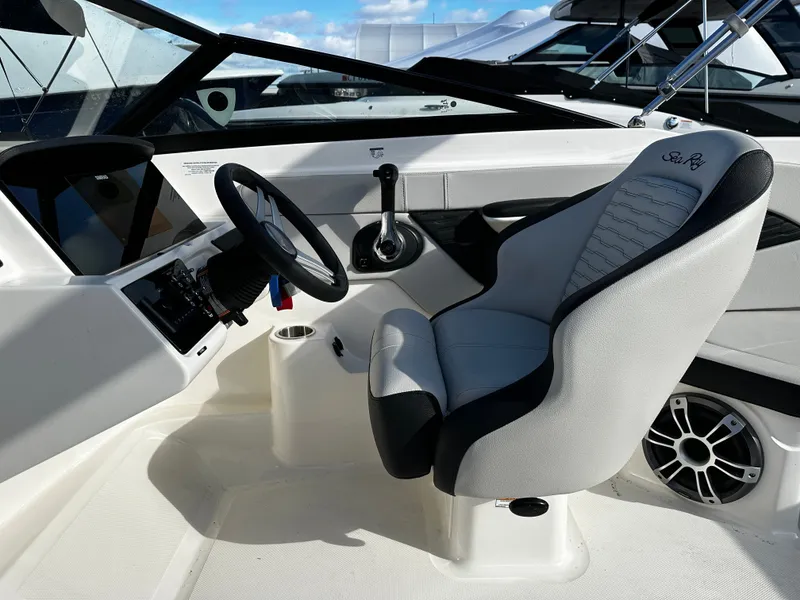 Slide: The Image of Sea Ray SPX 210 Outboard 2023 - 23