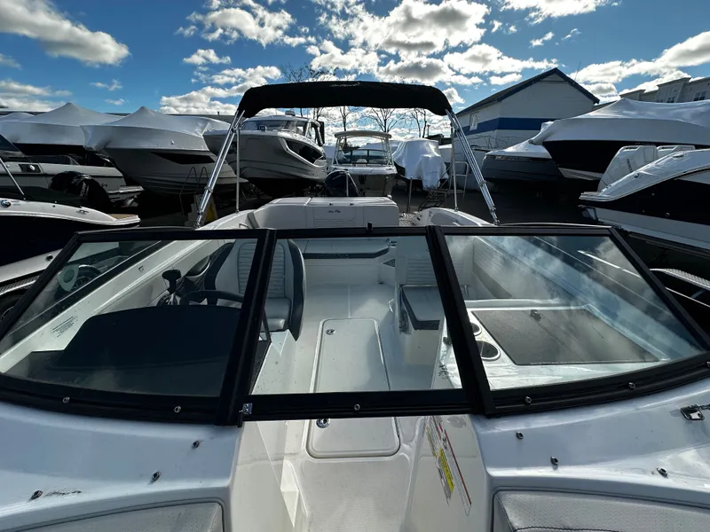 Slide: The Image of Sea Ray SPX 210 Outboard 2023 - 29