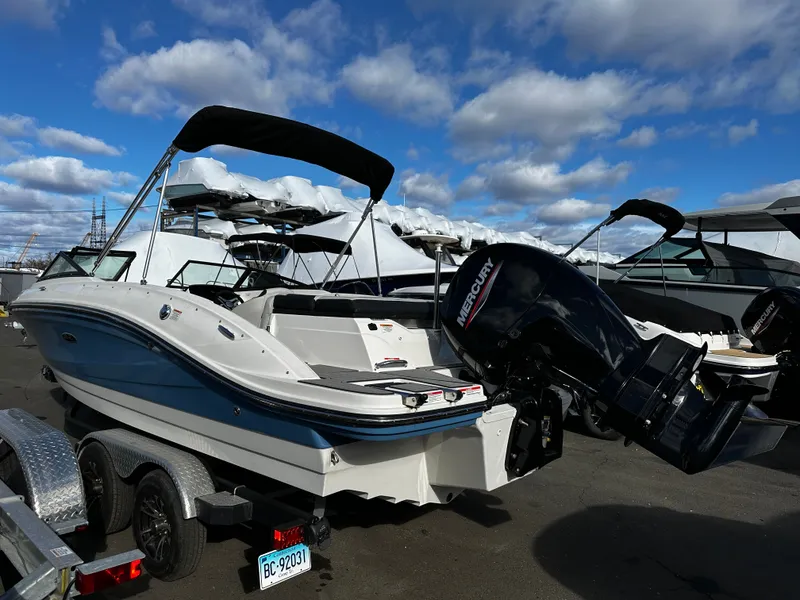 Slide: The Image of Sea Ray SPX 210 Outboard 2023 - 5