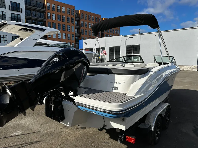 Slide: The Image of Sea Ray SPX 210 Outboard 2023 - 6