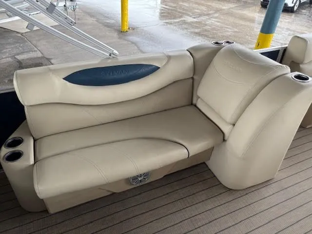 Slide: The Image of Sylvan Mirage Cruise 8524 Entertainer LE 2018 - 12