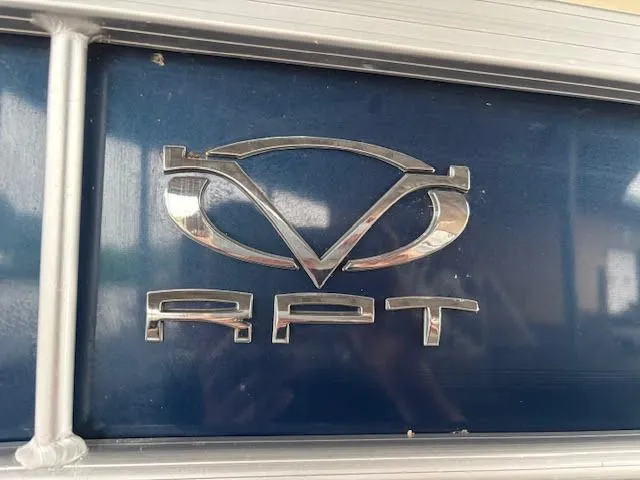 Slide: The Image of Sylvan Mirage Cruise 8524 Entertainer LE 2018 - 2