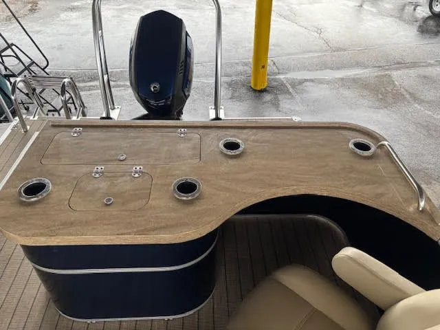 Slide: The Image of Sylvan Mirage Cruise 8524 Entertainer LE 2018 - 8