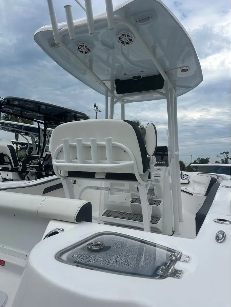 Slide: The Image of Tidewater 210 CC Adventure 2025 - 6