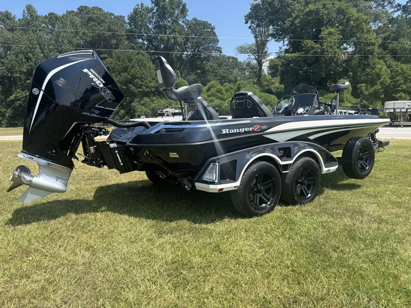 Slide: The Image of Ranger Z521 2025 - 10