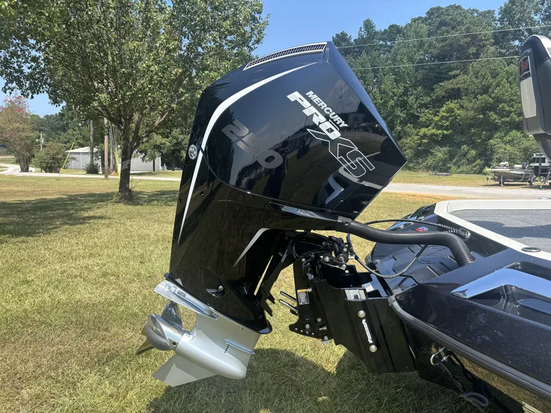 Slide: The Image of Ranger Z521 2025 - 13