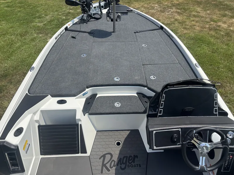 Slide: The Image of Ranger Z521 2025 - 8