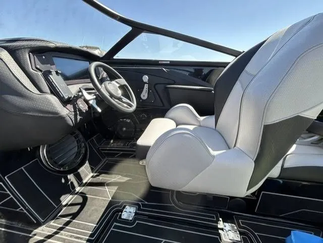 Slide: The Image of Centurion F125 2021 - 7