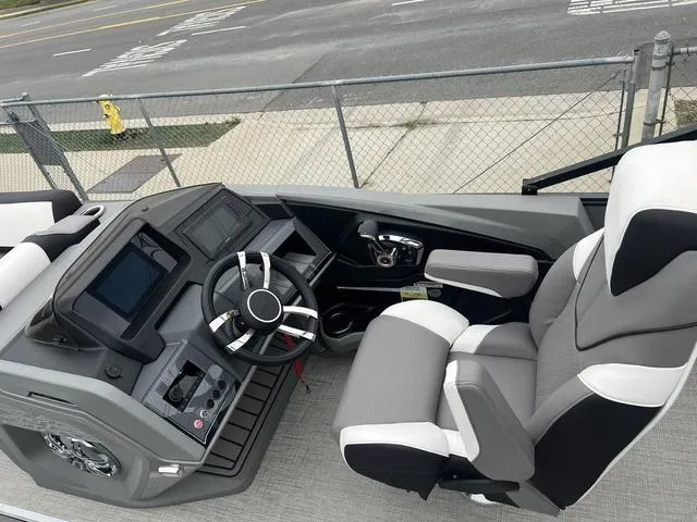 Slide: The Image of Avalon Catalina Versatile Rear Lounger 25 FT 2025 - 15