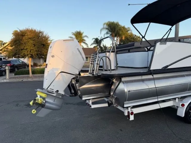 Slide: The Image of Avalon Catalina Versatile Rear Lounger 25 FT 2025 - 21