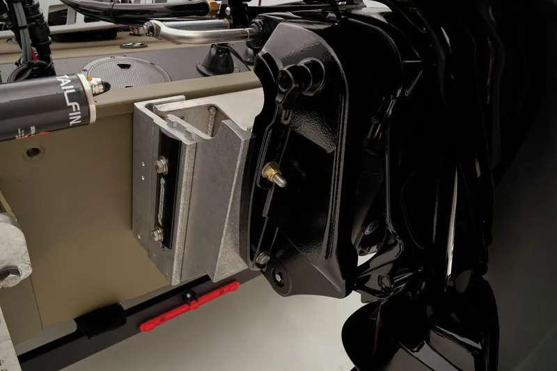 Slide: The Image of Tracker Grizzly 2072 CC Sportsman Kicker 2024 - 86