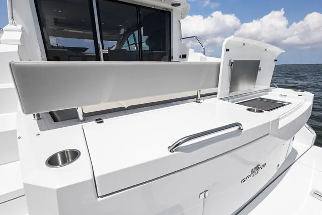 Slide: The Image of Cruisers Yachts 3670 ESpirit 1992 - 24