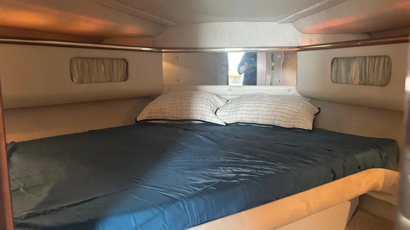 Slide: The Image of Cruisers Yachts 3670 ESpirit 1992 - 3