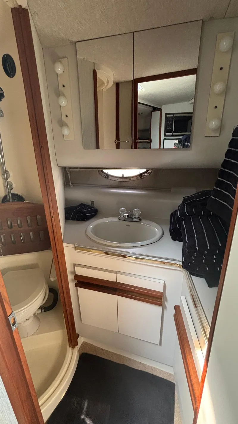 Slide: The Image of Cruisers Yachts 3670 ESpirit 1992 - 6