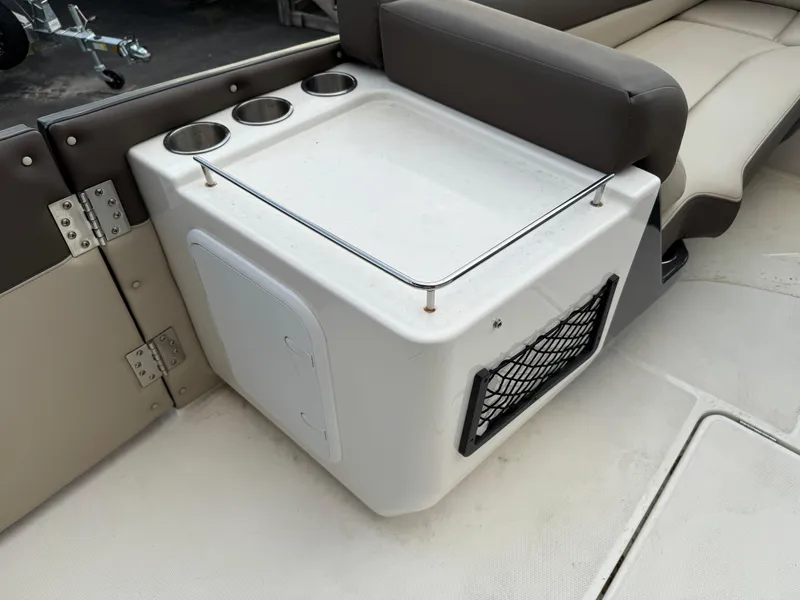 Slide: The Image of Bayliner Element XR7 2018 - 11