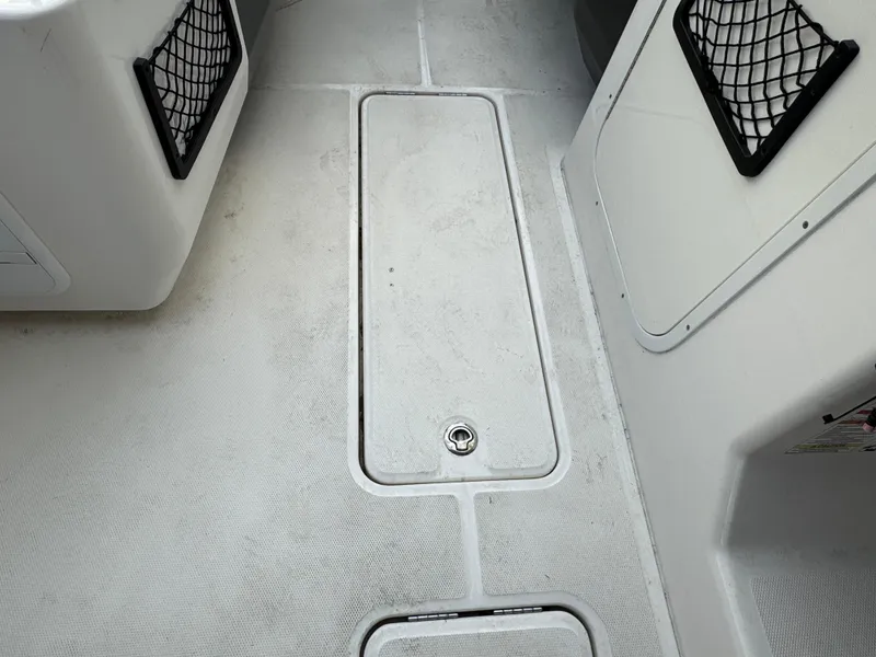 Slide: The Image of Bayliner Element XR7 2018 - 22