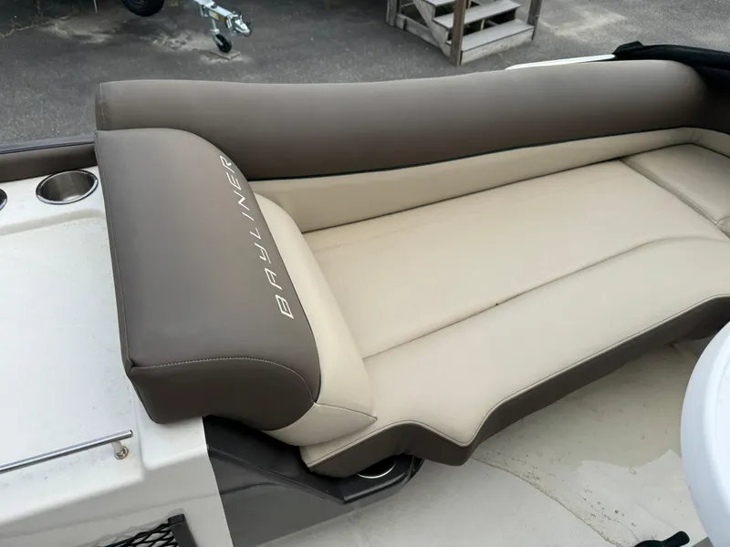 Slide: The Image of Bayliner Element XR7 2018 - 5