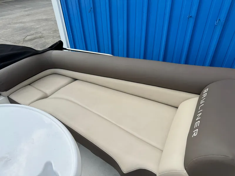 Slide: The Image of Bayliner Element XR7 2018 - 6