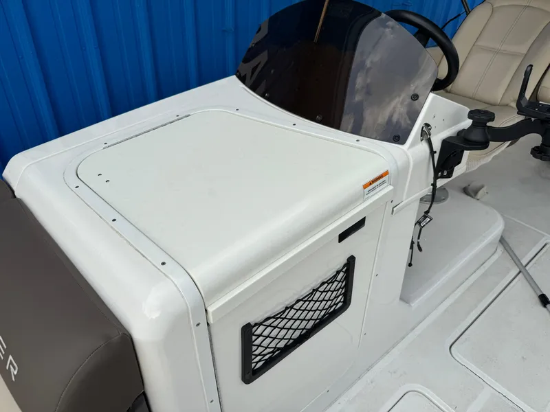 Slide: The Image of Bayliner Element XR7 2018 - 7