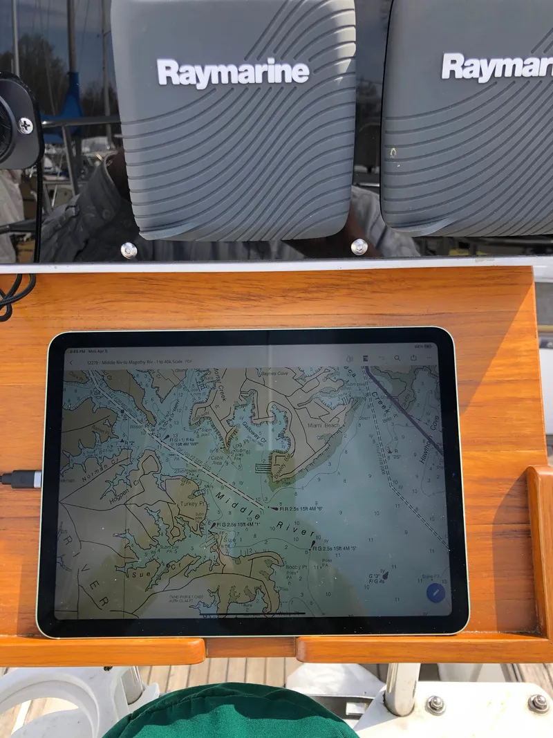 Slide: The Image of Cabo Rico 38 Cutter 1990 - 10