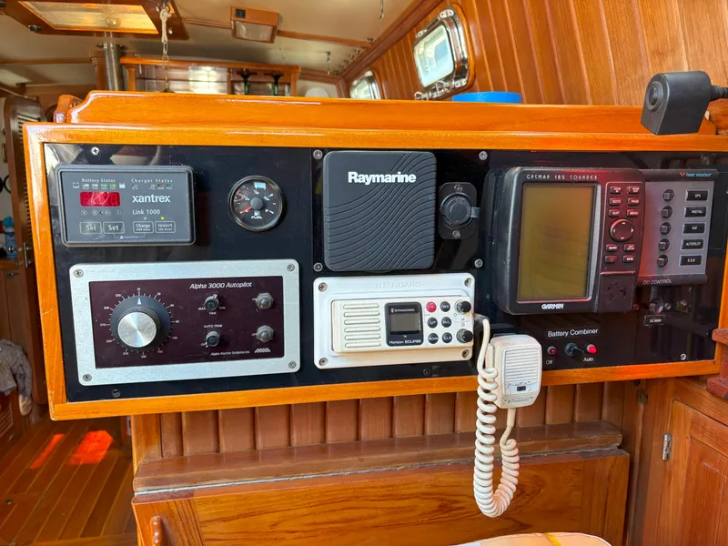 Slide: The Image of Cabo Rico 38 Cutter 1990 - 18