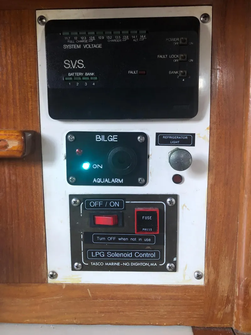 Slide: The Image of Cabo Rico 38 Cutter 1990 - 21