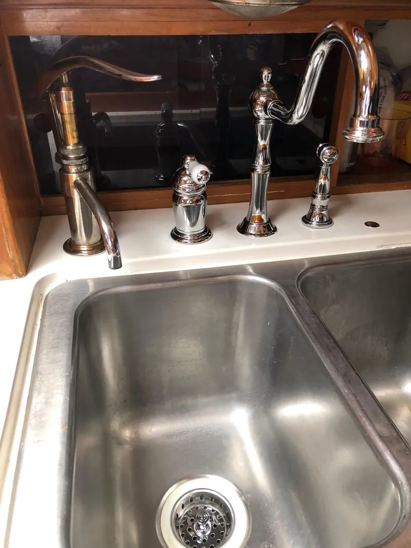 Slide: The Image of Cabo Rico 38 Cutter 1990 - 25