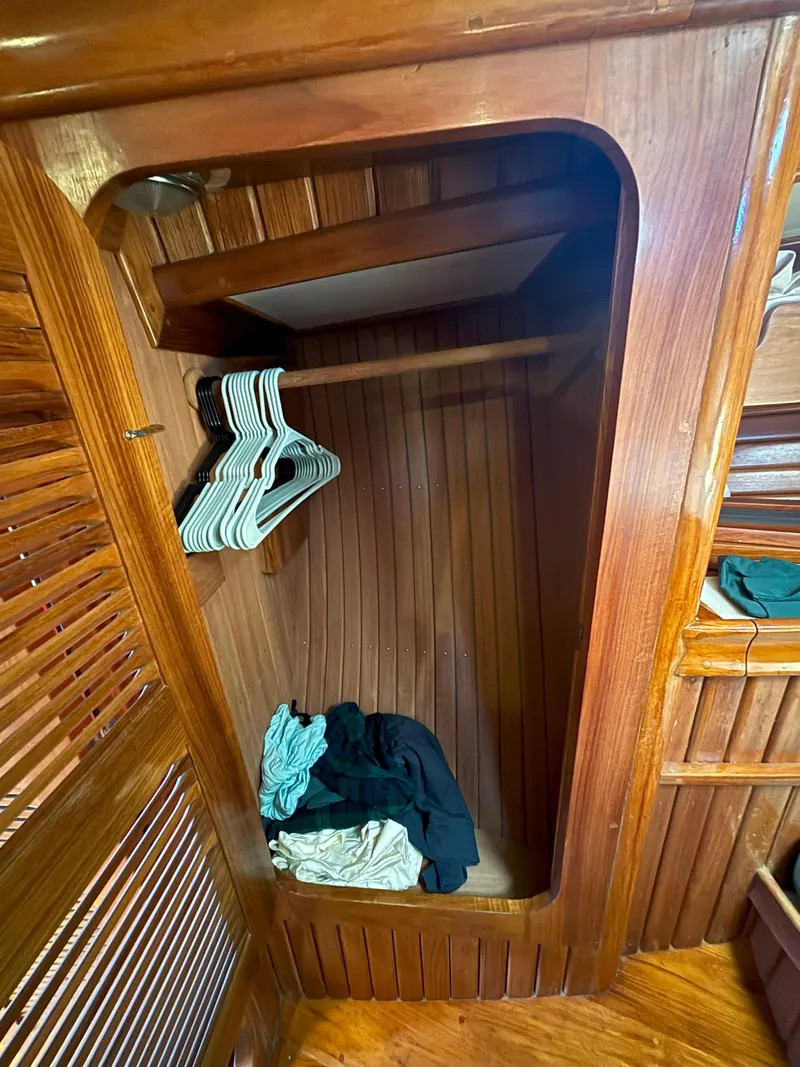 Slide: The Image of Cabo Rico 38 Cutter 1990 - 30