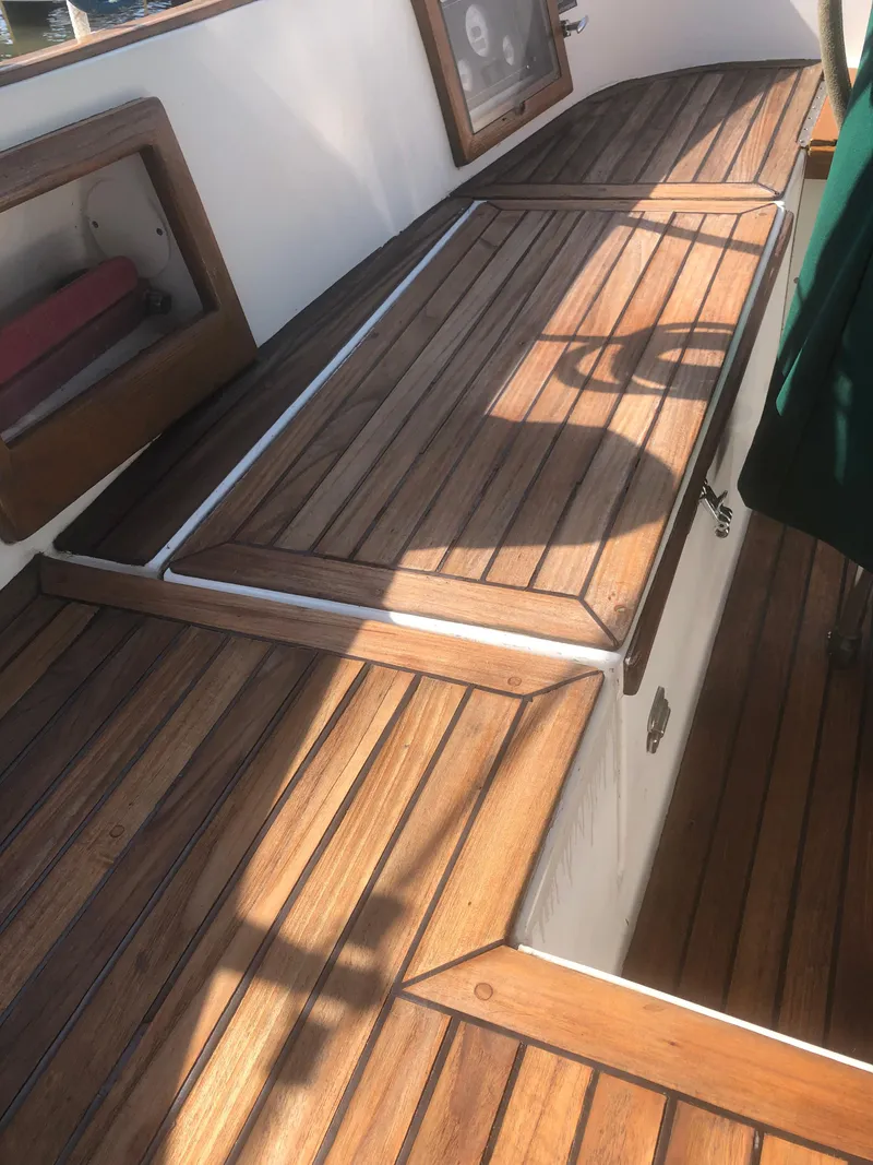 Slide: The Image of Cabo Rico 38 Cutter 1990 - 7