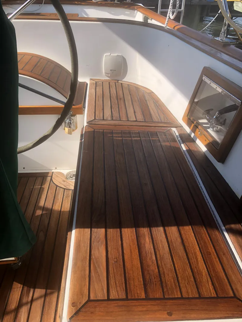 Slide: The Image of Cabo Rico 38 Cutter 1990 - 8