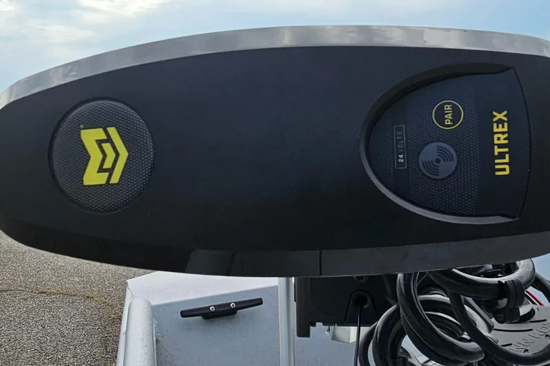 Slide: The Image of 2024 G3 Sportsman 2100 boat with Ultrex trolling motor, featuring advanced pairing technology. - 7