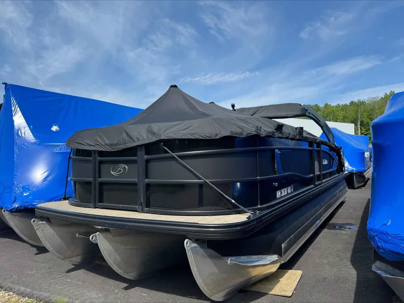 Slide: The Image of Barletta Lusso 25UCA 2023 - 8