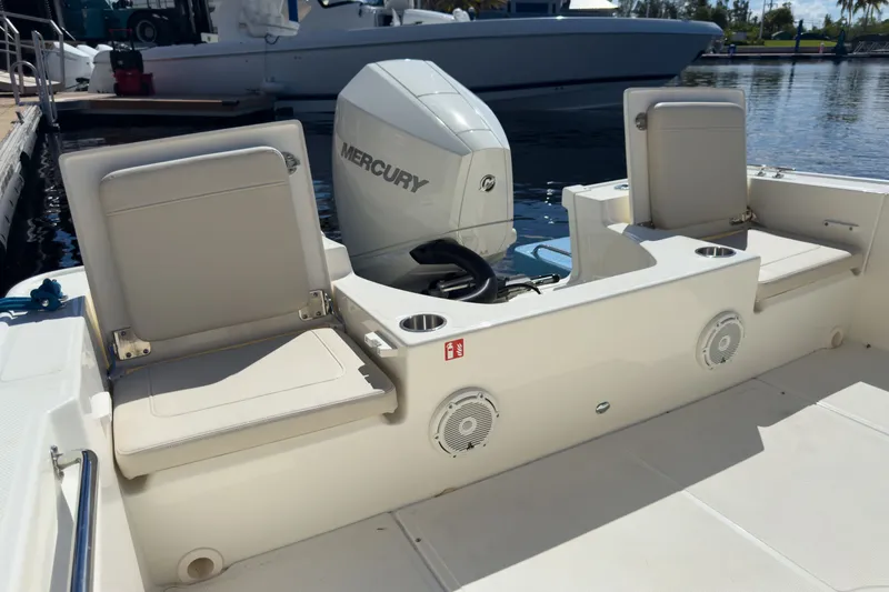 Slide: The Image of Boston Whaler 210 Montauk 2026 - 7