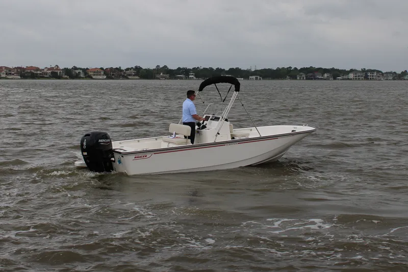 Slide: The Image of Boston Whaler 190 Montauk 2026 - 5