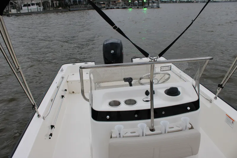 Slide: The Image of Boston Whaler 190 Montauk 2026 - 20