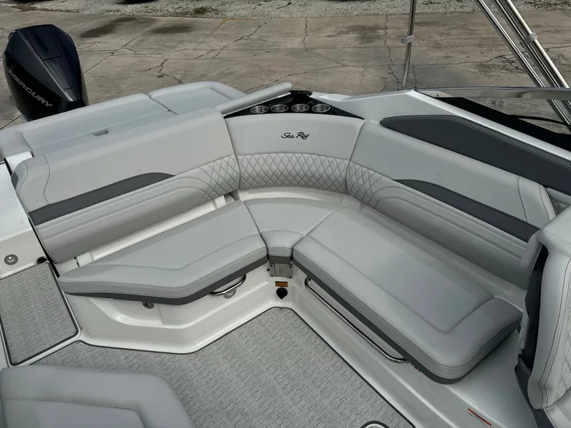 Slide: The Image of Sea Ray SLX 260 Outboard 2026 - 7