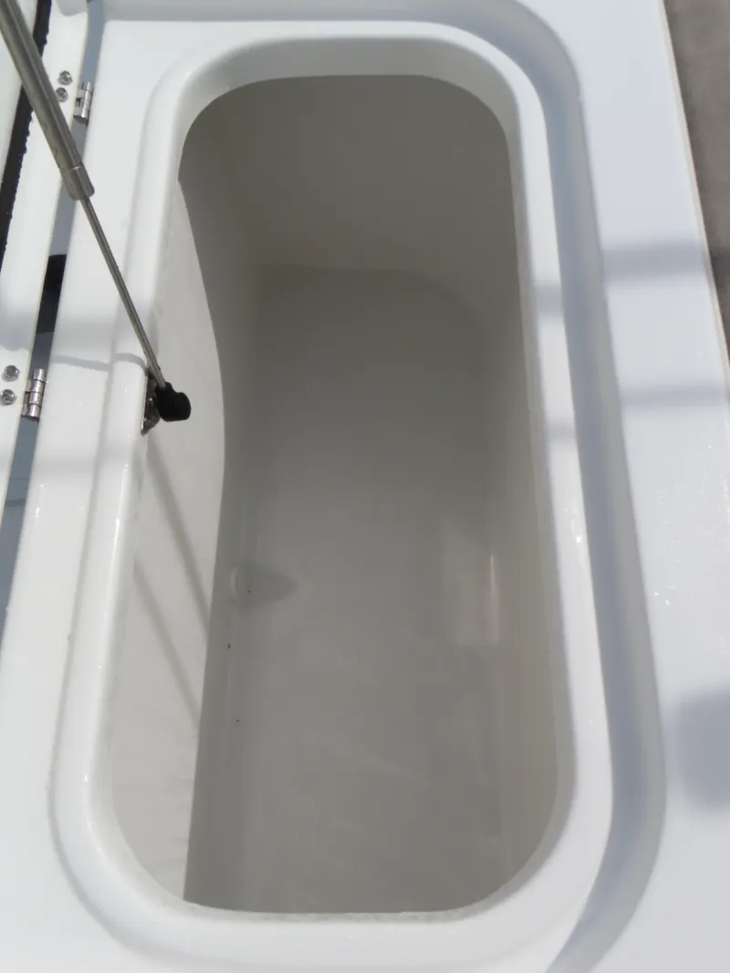 Slide: The Image of Livewell compartment on 2025 Sea Hunt Gamefish 25 boat. - 42
