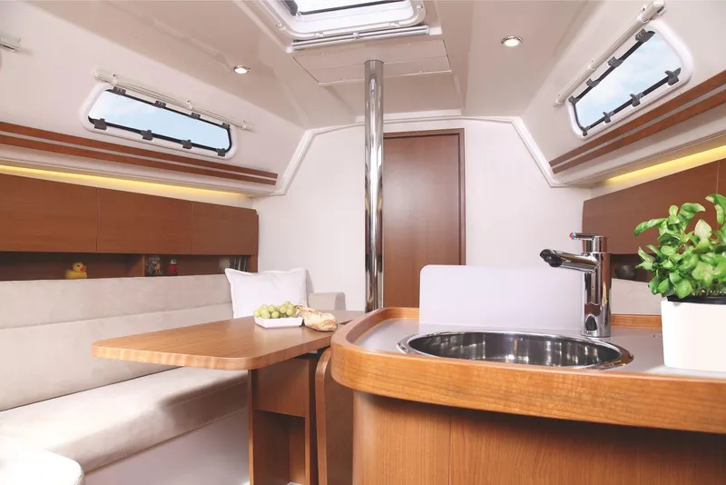 Slide: The Image of Manufacturer Provided Image: Hanse 325 Interior - 10