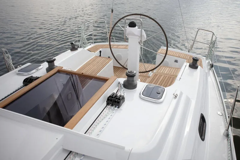 Slide: The Image of Manufacturer Provided Image: Hanse 325 Helm - 7