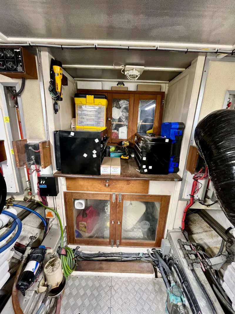 Slide: The Image of Grand Banks 49 Classic 1997 - 64