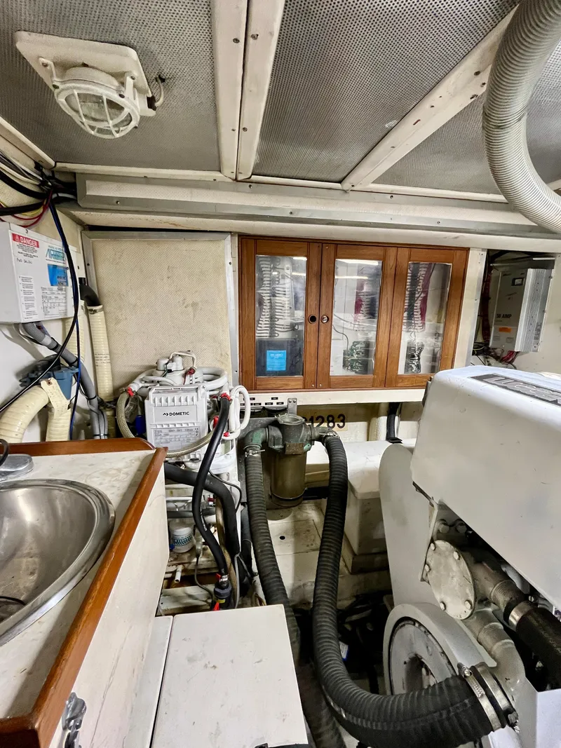 Slide: The Image of Grand Banks 49 Classic 1997 - 66