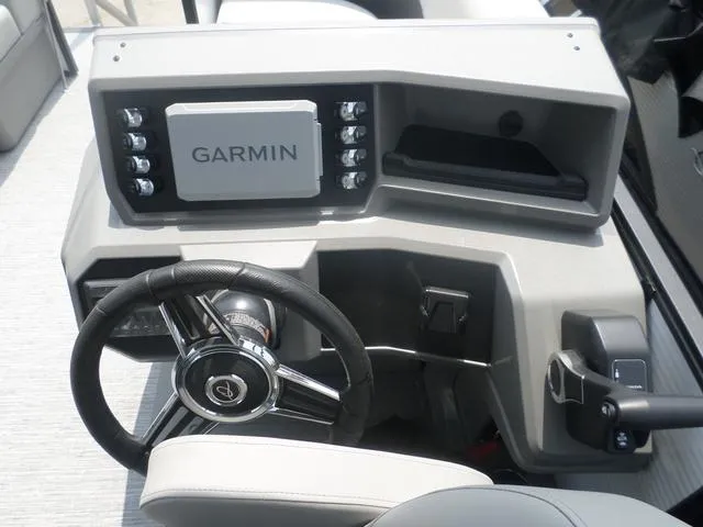 Slide: The Image of Apex E-Class 18 Lanai 2025 - 4