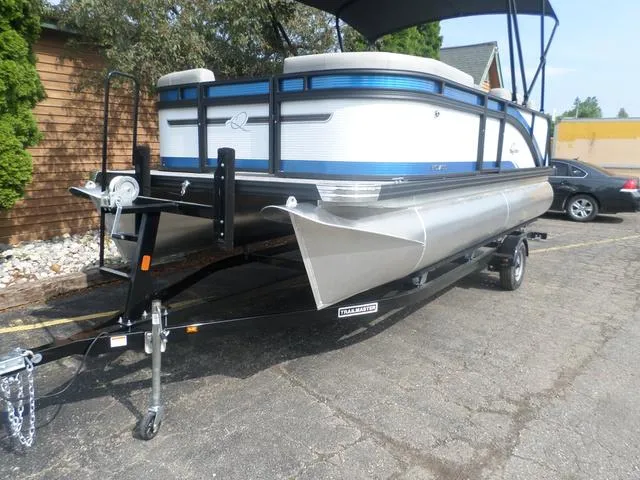 Slide: The Image of Apex E-Class 18 Lanai 2025 - 6