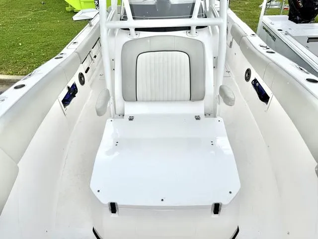 Slide: The Image of Sea Fox 268 Commander 2022 - 12