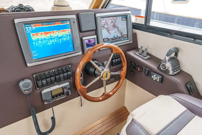 Slide: The Image of Cutwater C-30 SC LE 2014 - 51