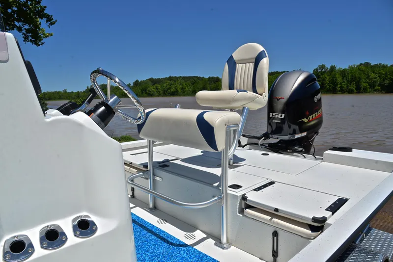 Slide: The Image of 2019 G3 Bay 20 DLX boat with Yamaha 150 engine on a sunny day. - 18